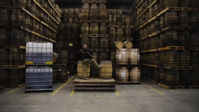Słyszeliście o innowacyjnej metodzie używania fal dźwiękowych do dojrzewania whisky? 🥃 
Tak się składa, że @goodspiritsbottling opatentowali tą metodę, a jej wyniki możecie znaleźć w whisky @graceomalleyspirits 😎
#innovation #newera #whisky #music

#primaaprilis 🙃